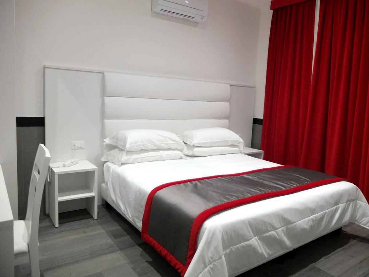 Hotel Astoria Golden Gate 2*